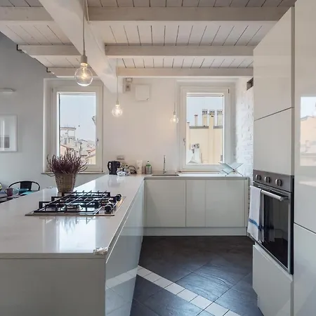Authentic Loft Apartment *